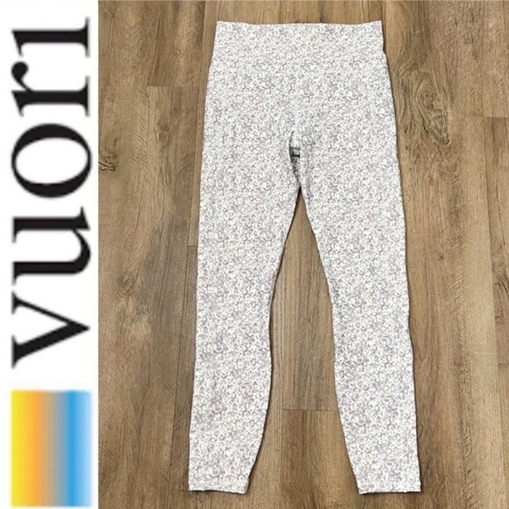 Vuori Daily Leggings Women's Size M White Purple Floral Print Athletic